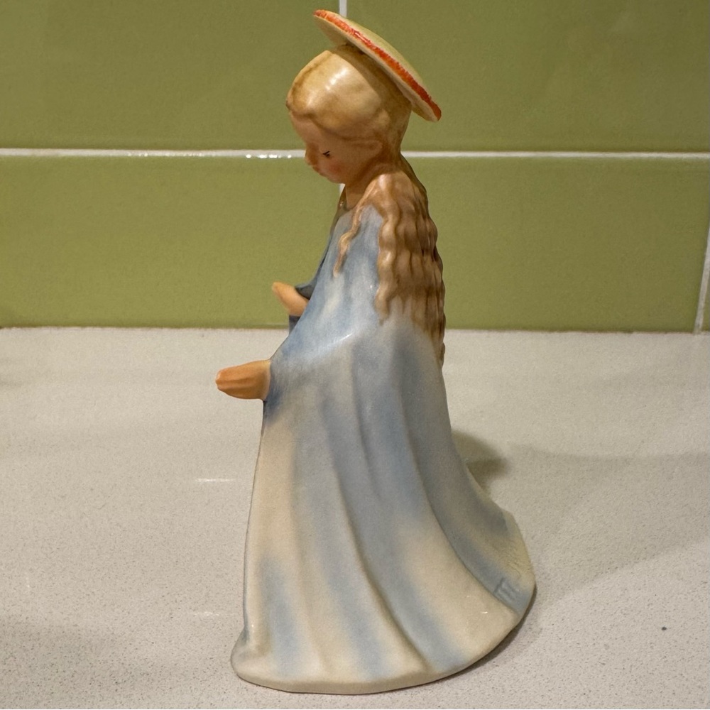 M.I. Hummel - Nativity - Mary (Includes Box) - Picture 2 of 10